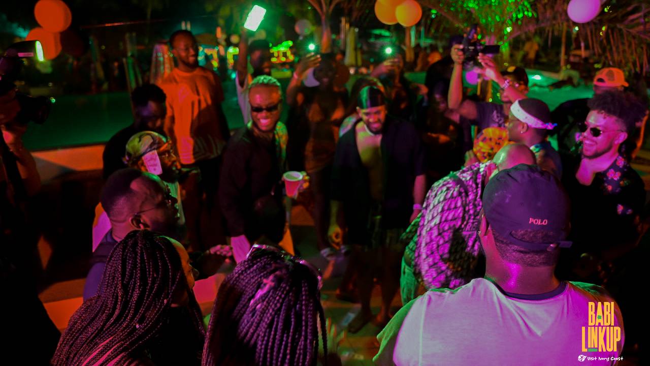 blup pool party image
